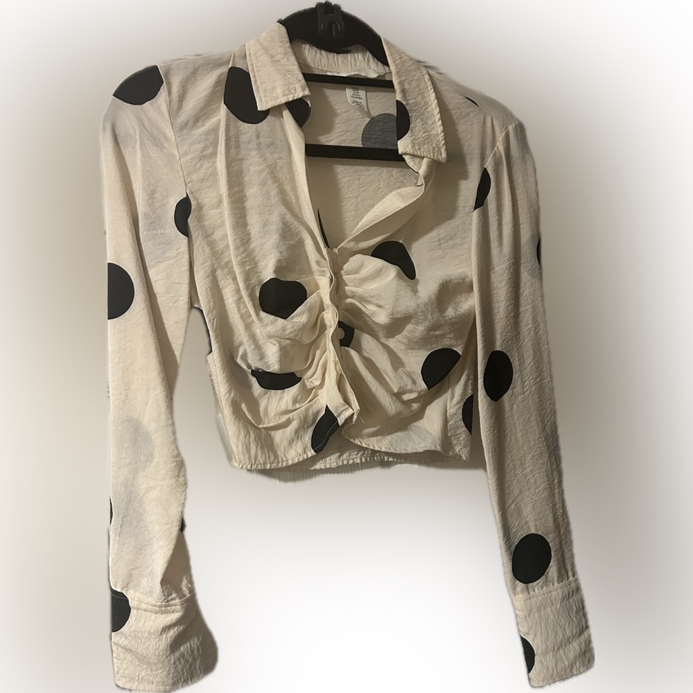 Polka Dot V-Neck Cropped Ruched Button Down Top | Size XS | Cream/Black
